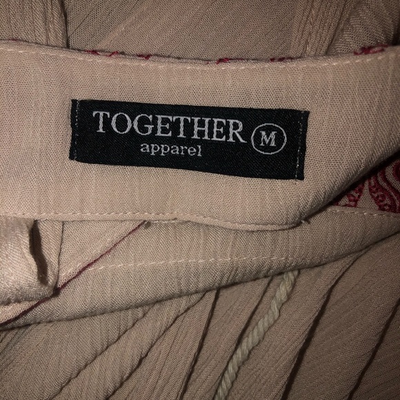 boho cream top with string tie and red embroidery - Picture 4 of 4